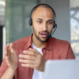 Homeshoring, une solution de travail depuis votre domicile pour gérer les appels entrants et sortants